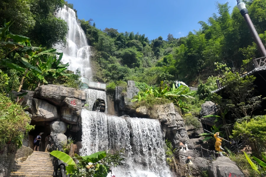 Bijia Mountain: A Canyon and Waterfall Adventure Along the Beijiang River-2