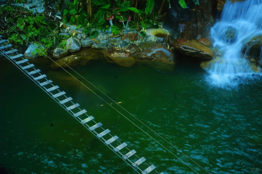 Bijia Mountain: A Canyon and Waterfall Adventure Along the Beijiang River-4