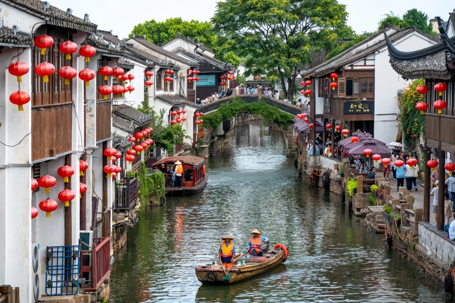 Shantang Street: A Journey from Bai Juyi's Water Conservancy Project to the Prosperous First Street of Suzhou-2