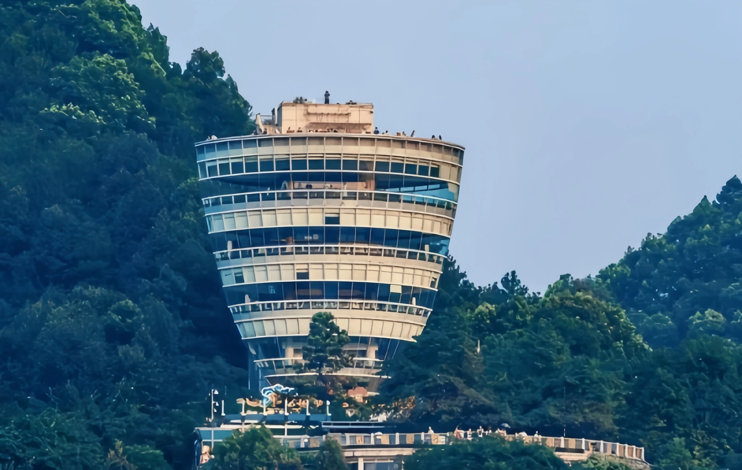 Chongqing Nanshan Scenic المنطقة: ثلاثة حديقة سكاي ديمنستي Suspended in the Urban Sky-3