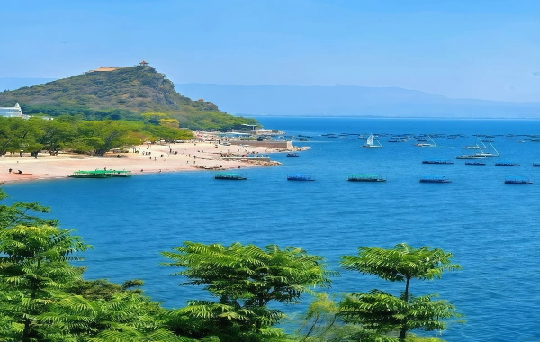 Fuxian Lake: 수중 고대 도시와 푸른 산학을 발견하는 생태 여행