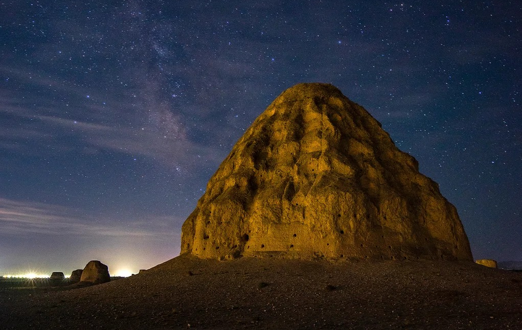 Western Xia Tombs: Les Echos mystérieux d'une dynastie abandonnée