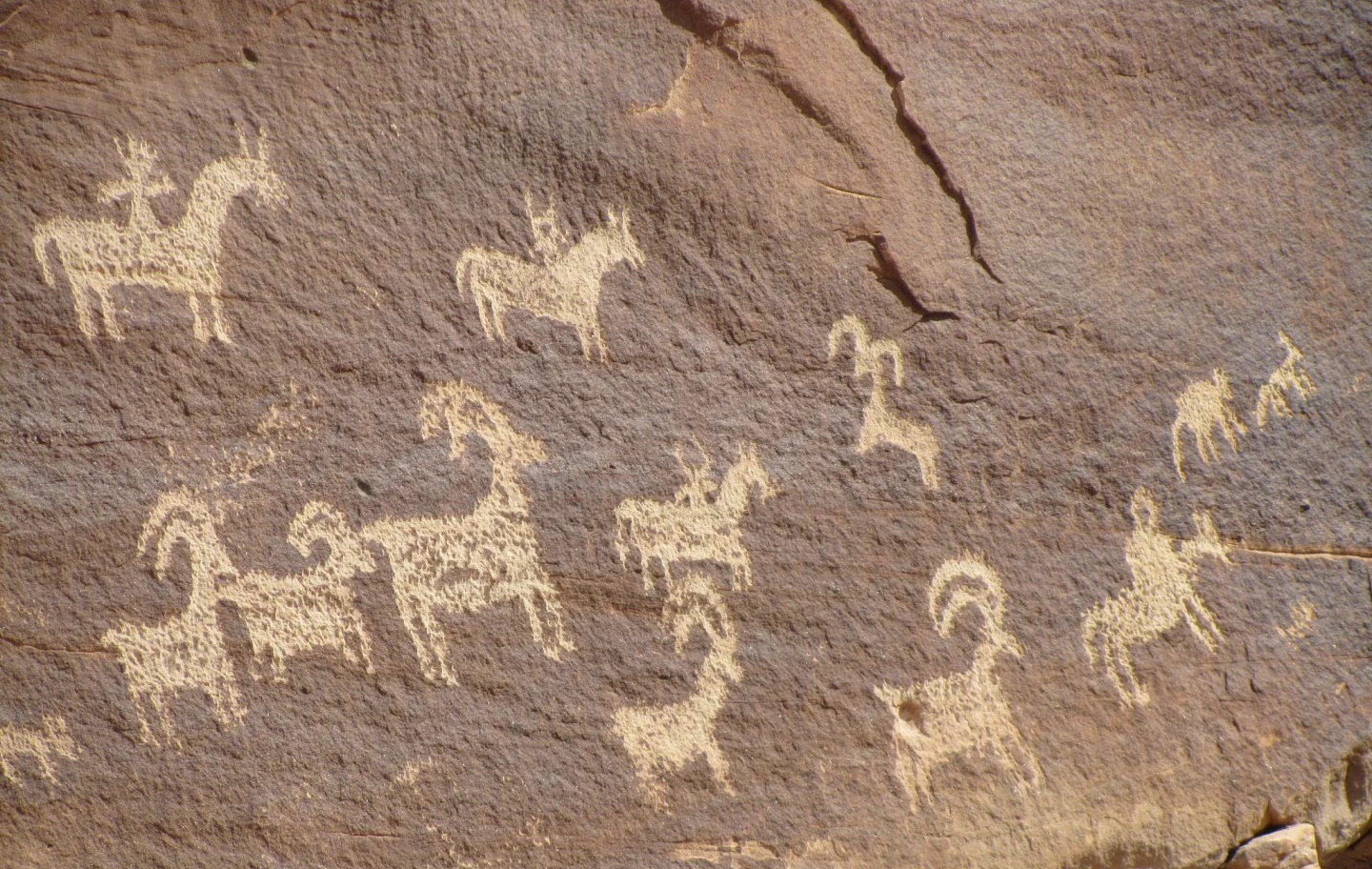 Helan Mountain Rock Carvings: un voyage à travers une épopée de pierre de dix mille ans-2