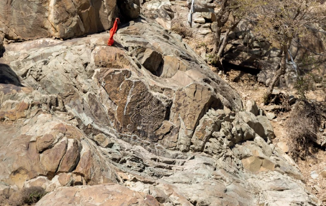 Helan Mountain Rock Carvings: un voyage à travers une épopée de pierre de dix mille ans-3