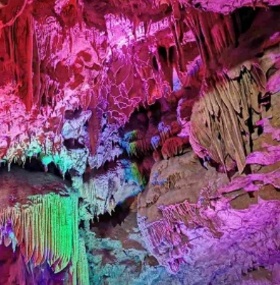 Zhangjiajie Huanglong Cave and  Baofeng Lake