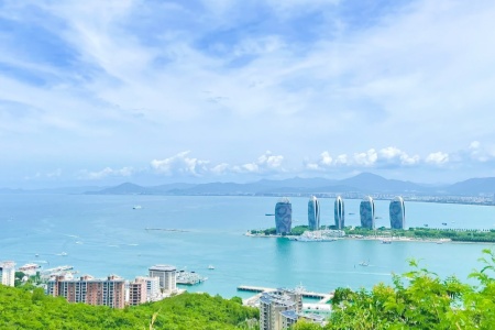 Sanya Trip: Enjoying Time by the Sea