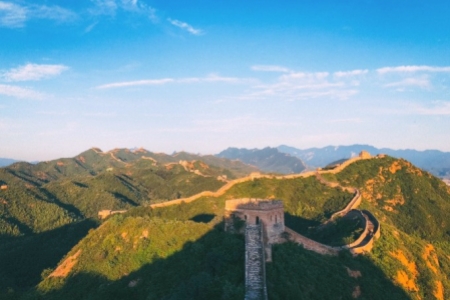 Jinshanling Great Wall: Experience a Stunning Sunset and Glowing Dusk