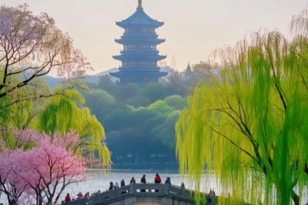 West Lake's Top 10 Must-See Spots 