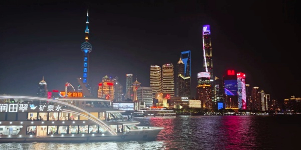 黄浦江游船.jpg
