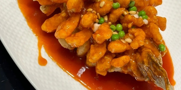 Squirrel-shaped Mandarin Fish，best places to go in china.jpg