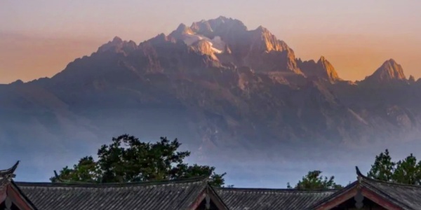 Lion Rock，places to visit in china,the old town of lijiang.jpg