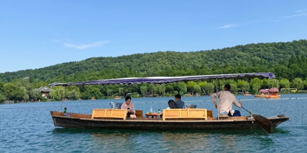 Hand rowed boat.jpg