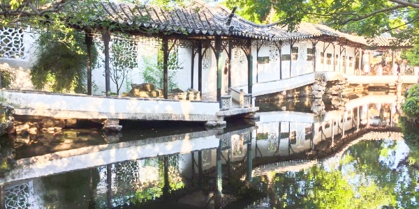 What is the most famous garden in Suzhou,Humble Administrator's Garden，water.jpg