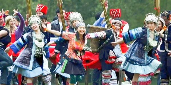 What is Zhangjiajie China known for,Zhangjiajie tour,China tours,dance.jpg