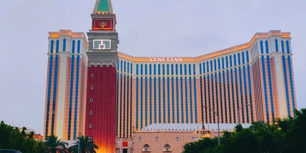 1745462102343.jpg Venetians.jpg