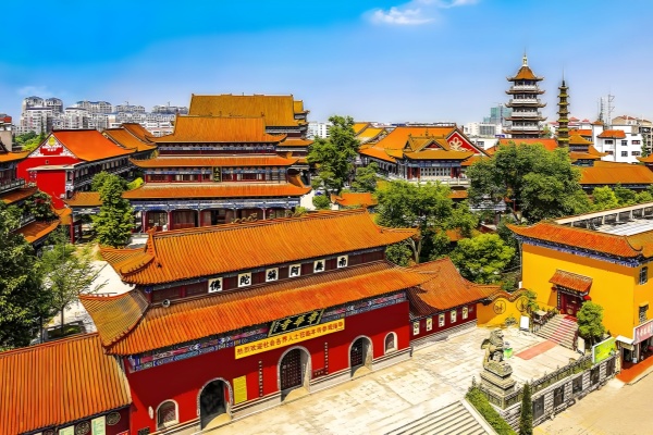 Zhanghua-Tempel:Ein buddhistisches Heiligtum liegt inmitten einer Tausenden Jahre Chu Kultur