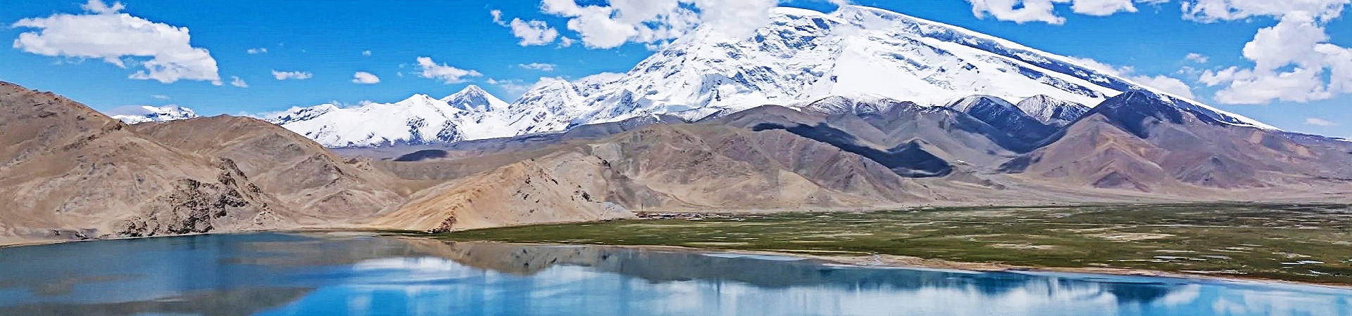 Karakul Lake