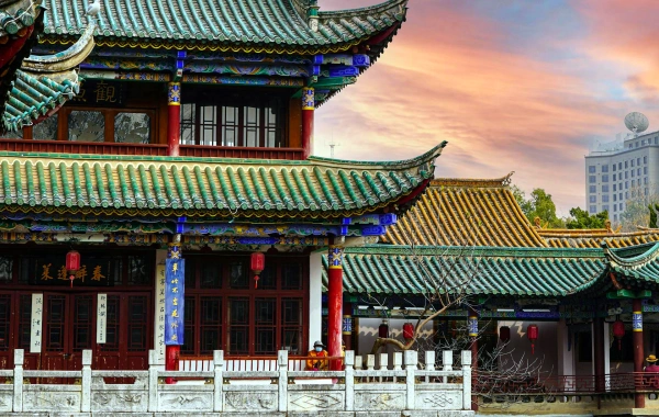 13 days Kunming Lijiang Dali Chongqing & Shanghai Classic Tour