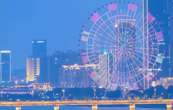 Night View of Nanchang Star Ferris Wheel