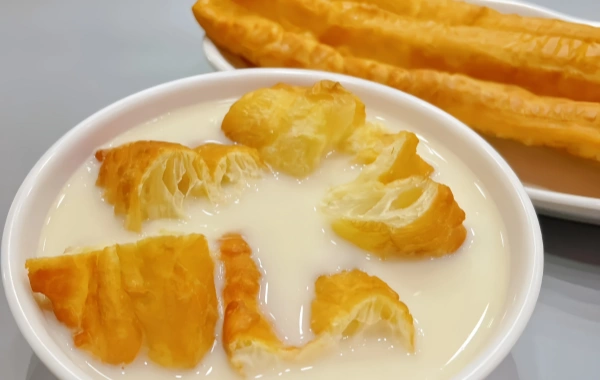You Tiao & Dou Jiang (Fried Dough Sticks & Soy Milk)